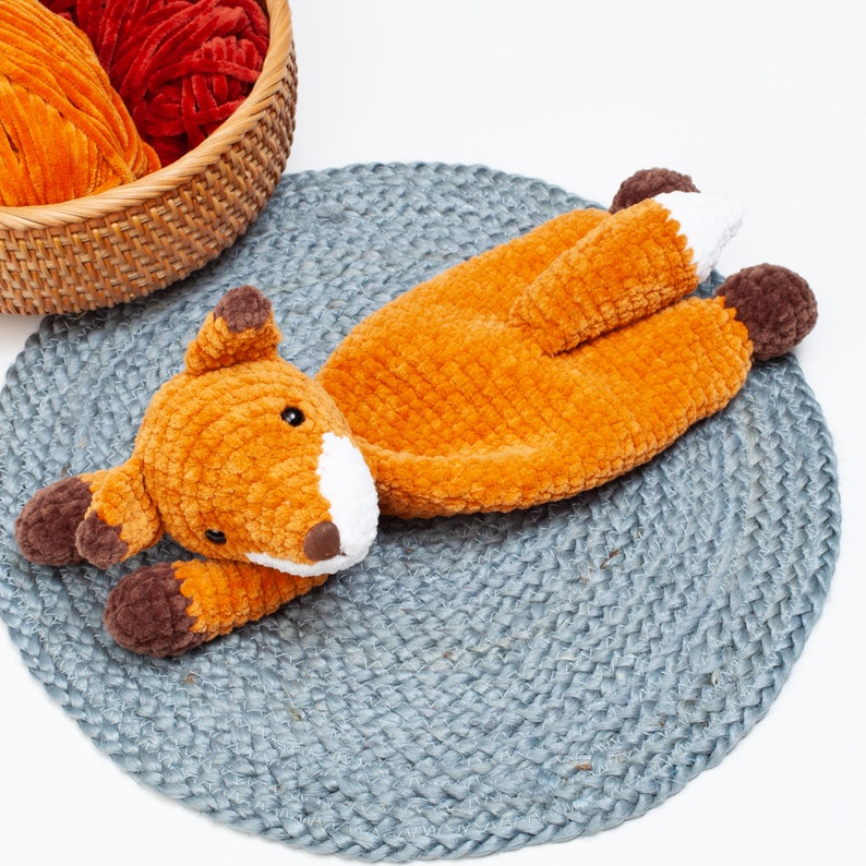 Modello adorabile di volpe all'uncinetto, coccola di volpe, cucitura bassa, giocattolo consolatore, coperta di sicurezza per bambini immagine 3