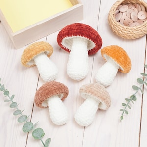 Crochet mushroom pattern, No sew, chunky mushroom crochet pattern. Big and small