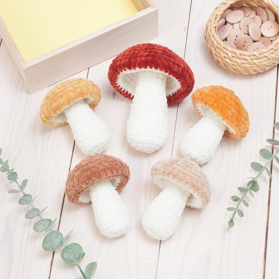 Crochet mushroom pattern, No sew, chunky mushroom crochet pattern. Big and small