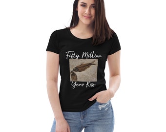 Women's fitted eco tee kiss