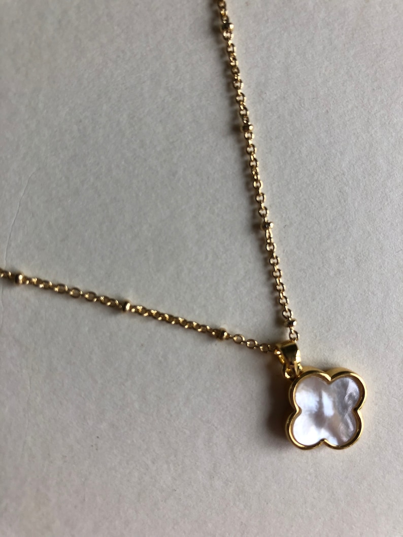 Lucky necklace with its four-leaf clover, ball necklace with gold-plated mother-of-pearl clover, pretty necklace gilded with fine gold image 3