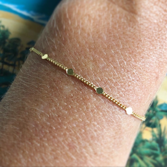 Bracelet fin doré à l’or fin 24k, bracelet minimaliste très fin doré, adorable bracelet chaîne confettis, bracelet fait main, cadeau femme