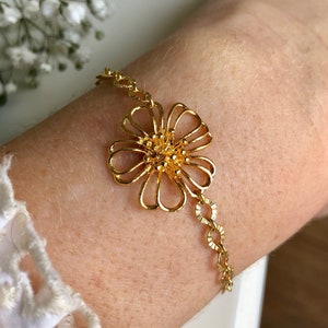 Bracelet fleur en laiton doré à l’or fin 24k, bracelet printanier doré, bracelet doré pour elle, cadeau femme, cadeau pour elle