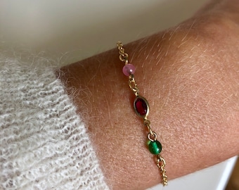 Joli petit bracelet minimaliste doré avec perles et connecteur en verre, bracelet doré minimaliste, joli petit cadeau pour elle, cadeau femm