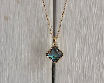 Very pretty lucky charm necklace with its gold-plated four-leaf clover in abalone shell, handmade necklace, women's gift