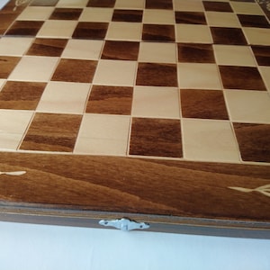 Handcarved chessboard storage box backgammon checkers draughts with dice flower design without chess pieces