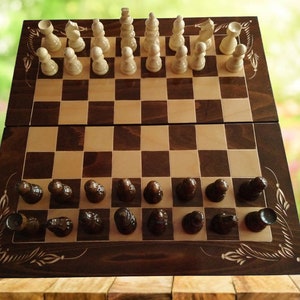 Wooden 44x44 cm carved chessboard box beech wood chess set backgammon checkers dice hazel wood chess piece set board game