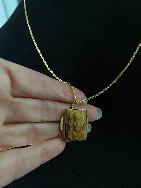 Eye-catching Carved Tiger's Eye Intaglio Necklace… - image 1