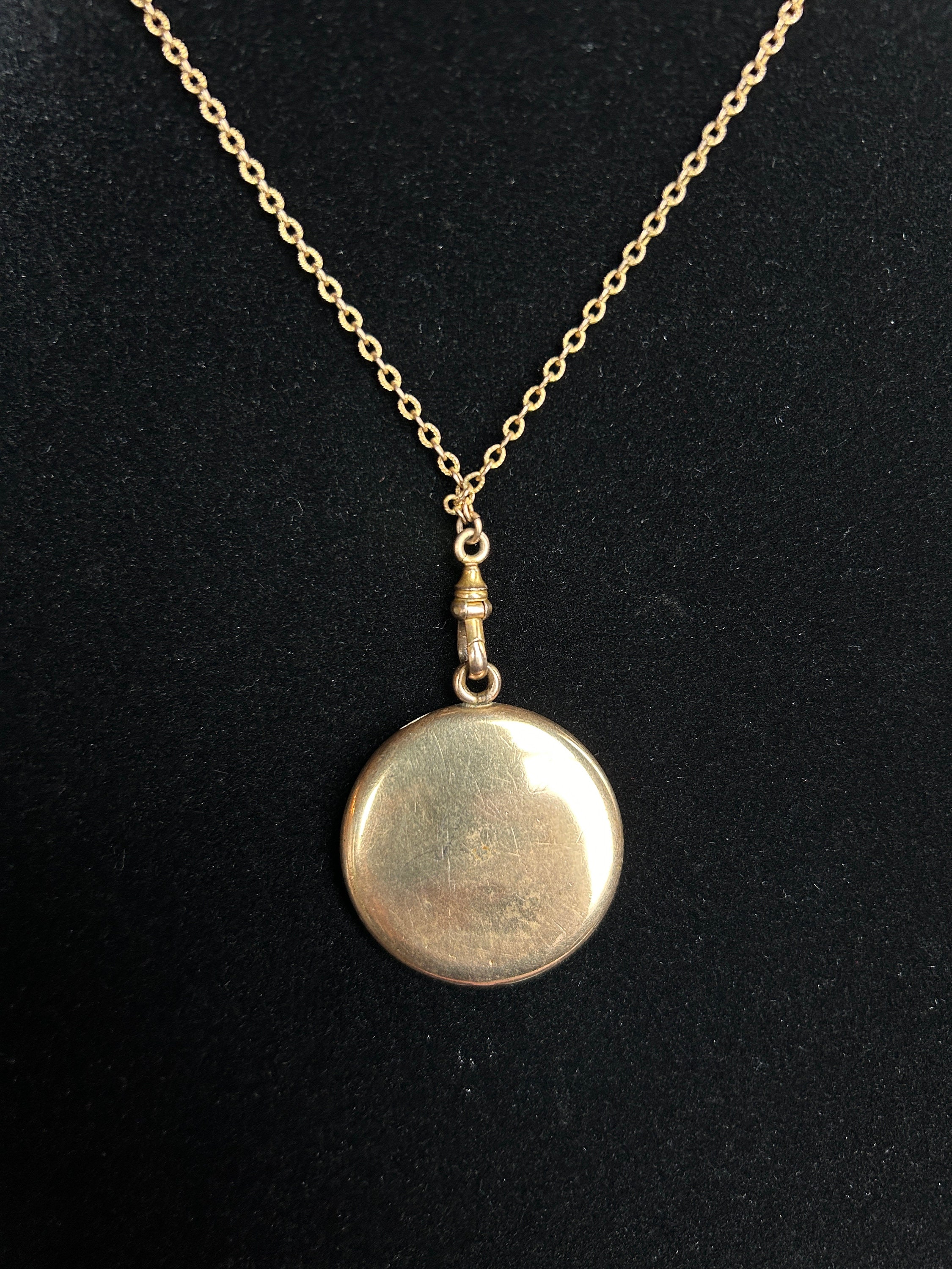 アンティーク ロケット: 素敵なビクトリア朝の「SJE?」の刻印入り