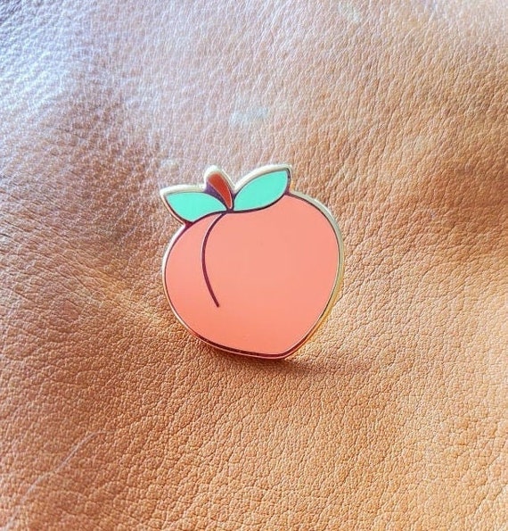 Peach emoji booty shorts 2025