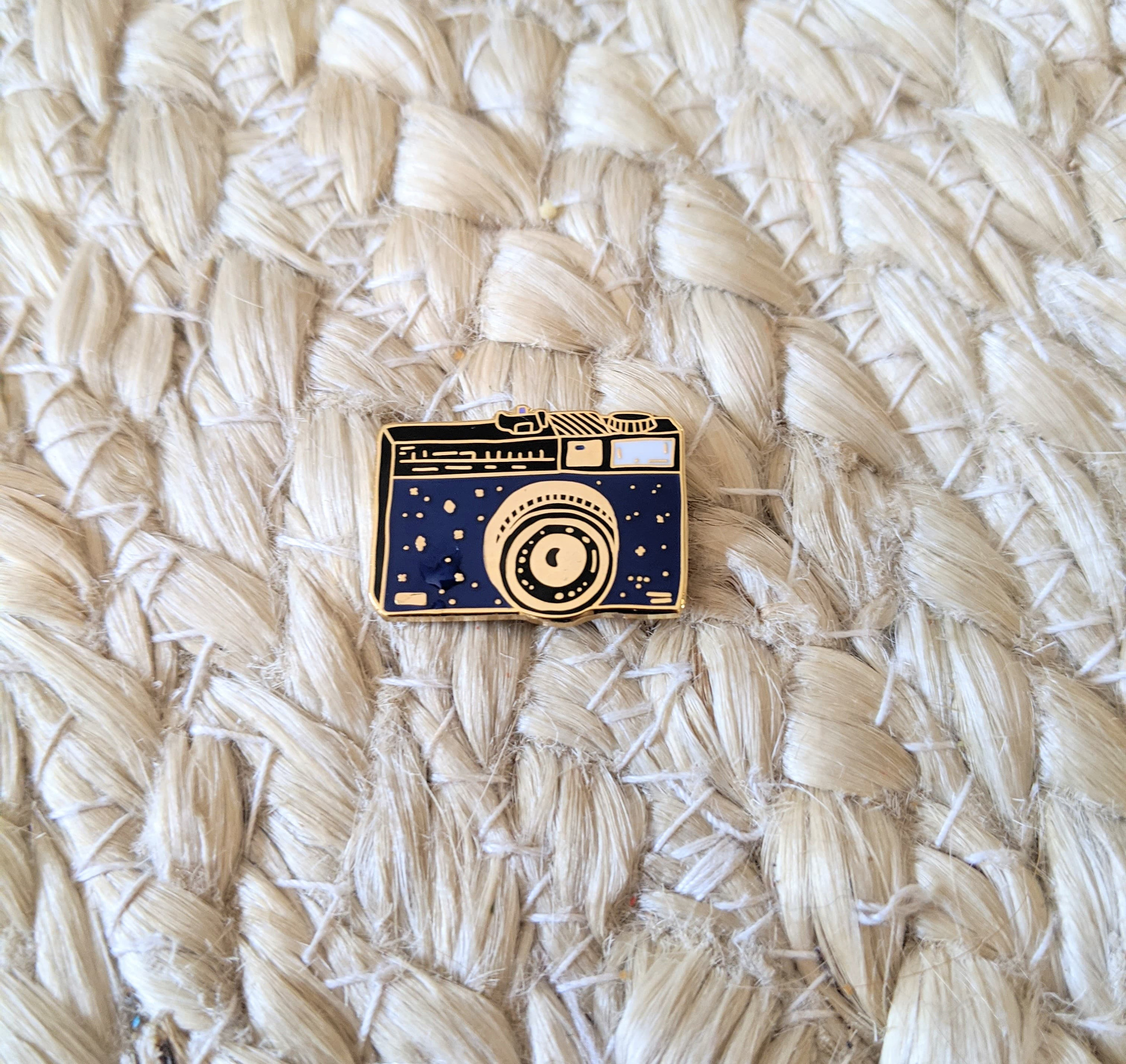 Enamel Pins - Vintage Camera Retro Polaroid Enamel Pin