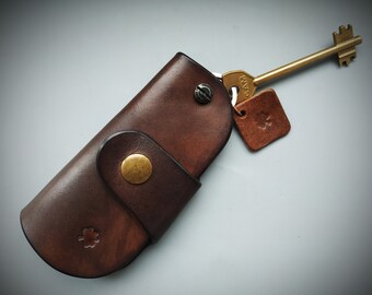 Handmade key keeper, Key keeper, Leather key holder, Pouch, Keychains, Key case, Key fob, Keeper for keys, Housewarming Gift, Original Gift