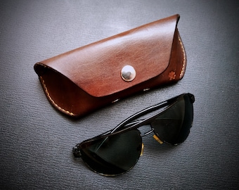Eyeglasses Case / Hard Sunglasses Cover / Leather case for aviator goggles / Tanned leather / Brown / Tan leather / Handmade