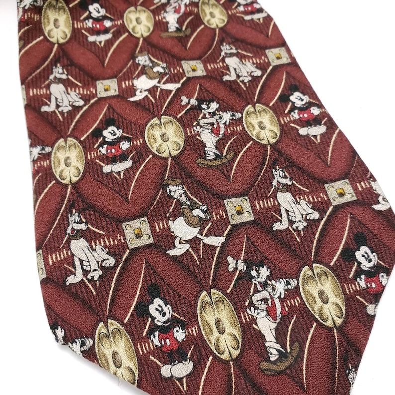 Vintage Walt Disney World Mickey Mouse Goofy Donald Duck Pluto Tie 100/% Silk
