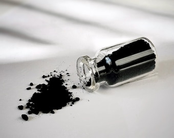 Sormeh Eyeliner: Organic Nut-Based Eyeliner