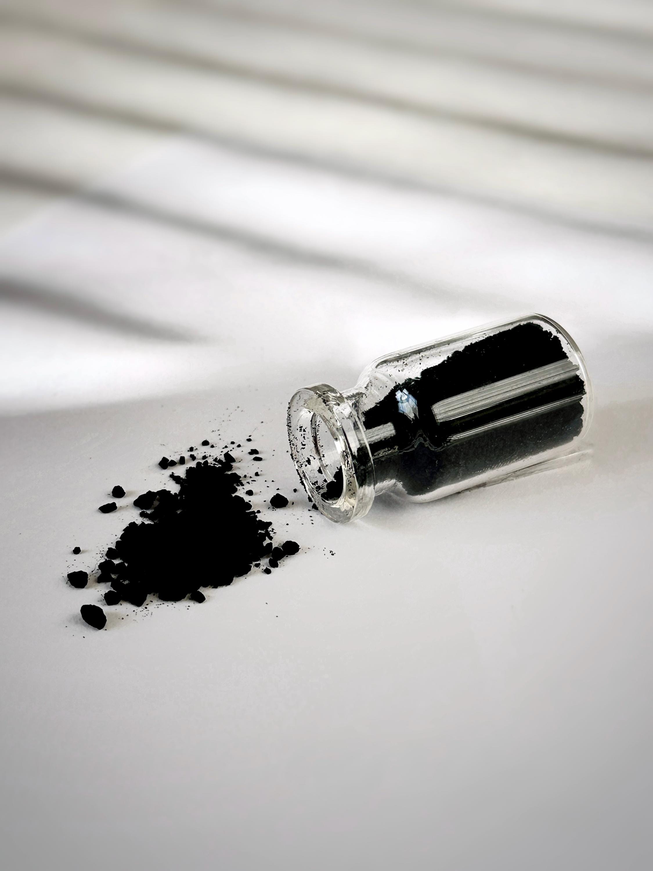 Sormeh Eyeliner: Organic Nut-Based Eyeliner