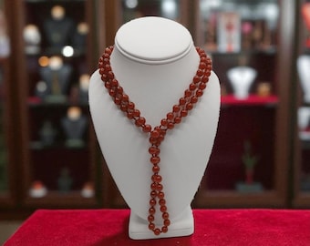 Ręcznie robiony naszyjnik z koralików karneolu: biżuteria w stylu boho