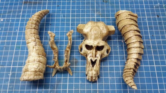 Horned Ape Skull With Articulated Jaw1/6 Scale - Etsy