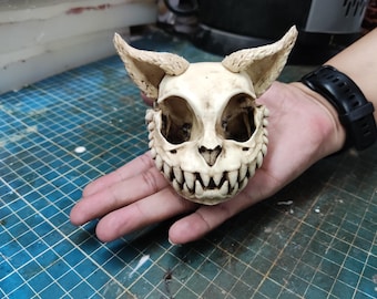Cheshire Cat Skull Replica: Alice in Wonderland Resin