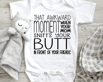 divertido bebé onesie archivo digital, ese momento incómodo cuando su madre huele su trasero delante de sus amigos, DESCARGA DIGITAL