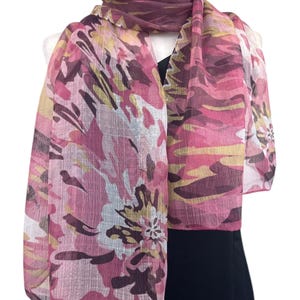 Bufanda floral rosa/Bufanda ligera para todas las estaciones/Bufanda de moda de gasa de poliéster/Moderna, no pica ni rasca/Regalo personalizable