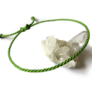 Pulsera Verde Manzana Cuerda | Fino Trenzado de 2 mm | Hecho a Mano Con Hilo Encerado | Ajustable Unisexo Simple y a Prueba de Agua | #33
