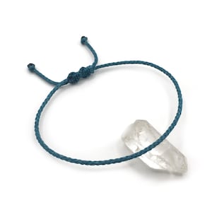 Petrolblått armband med enkel snodd | Tunn 2 mm mjuk snodd | Flätad med vaxad tråd | Justerbar, unisex och vattentålig | #22