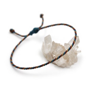 Seil Armband Blau Pflaume & Braun | 2 mm Dünnes Rundseil Armband | Geflochten Mit Wachsfaden | Schiebeknoten und Wasserdicht | #Tri10