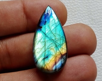 Cabochon de labradorite multi-flash très unique à utiliser pour tous les types de pierres de fabrication de bijoux, pierre précieuse de labradorite naturelle