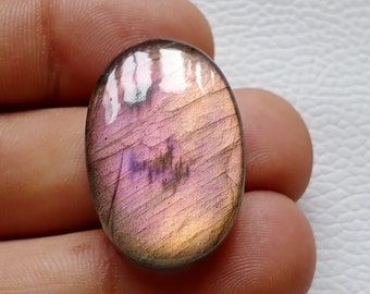 Cabochon de pierre précieuse labradorite rose très unique 31X20X7 mm de forme ovale idéal pour les bijoux en argent pierre précieuse labradorite