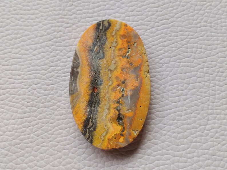 Beautiful Bumble Bee Gemstone 45X27X5 mm Loose Oval Shape Jewelry Making Stone Natural Bumble Bee Cabochon