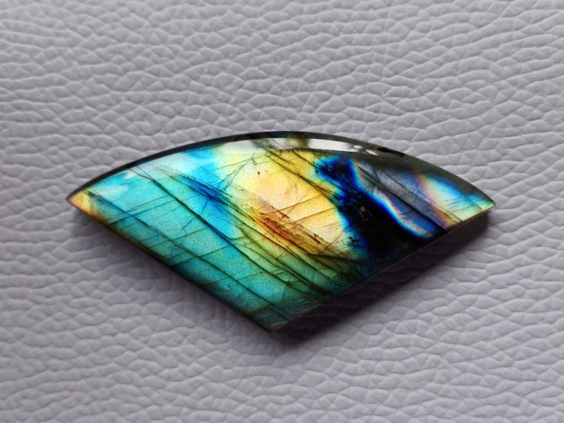 Attrcative Flashy Labradorite Gemstone Cabochon 57X26X7 mm Fancy Shape Use For All Type Jewelry Labradorite Cabochon Gemstone