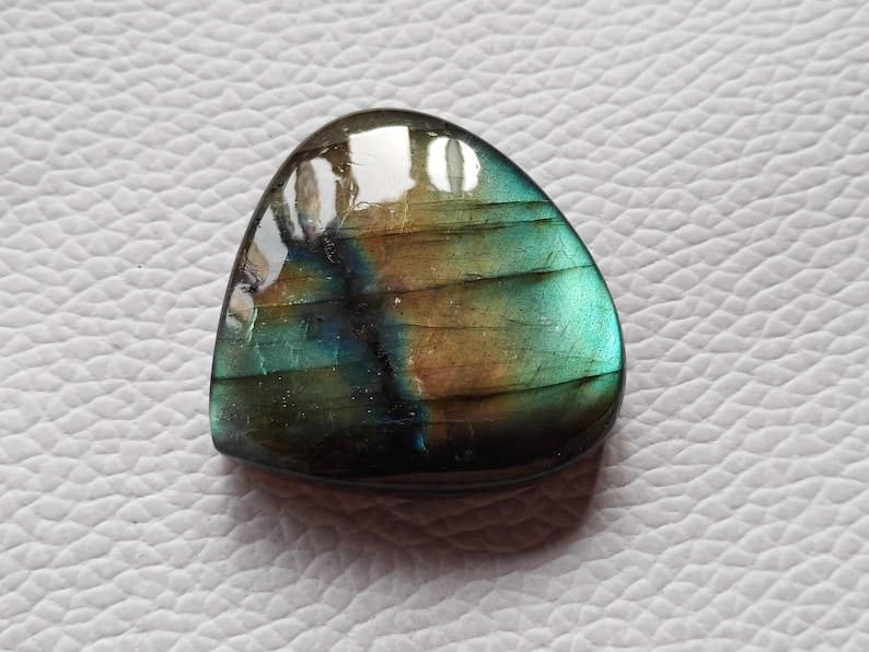 Attractive Flashy Labradorite Gemstone 32X31X8 mm Teardrop Shape For Jewelry Making Loose Labradorite Cabochon