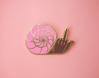 Broche escargot rose et marron majeur émail doré