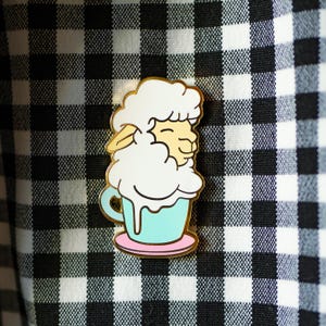 Pin Alpaca cappuccino Gold enamel