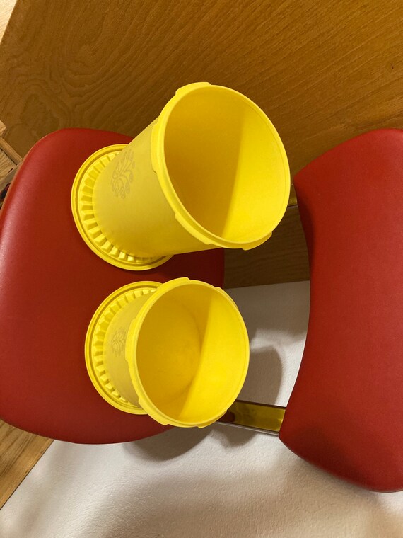 Vintage Tupperware Yellow Servalier Canister Set of 2, 809 and 1298 With  Lids, Vintage Yellow Tupperware Canisters, Tupperware Servalier -   Israel