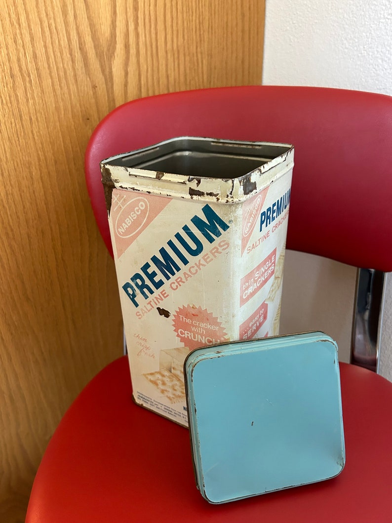 Vintage Nabisco 1969 Premium Saltine Cracker Metal Container Box Tin 14 Oz, Vintage Cracker Tin image 6