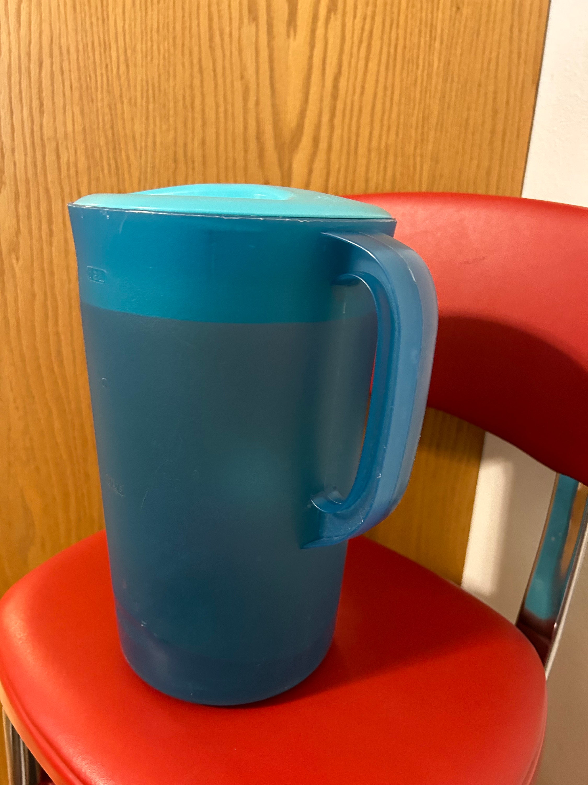 1 Gallon Rubbermaid Pitcher, Vintage Rubbermaid Pitcher Blue 