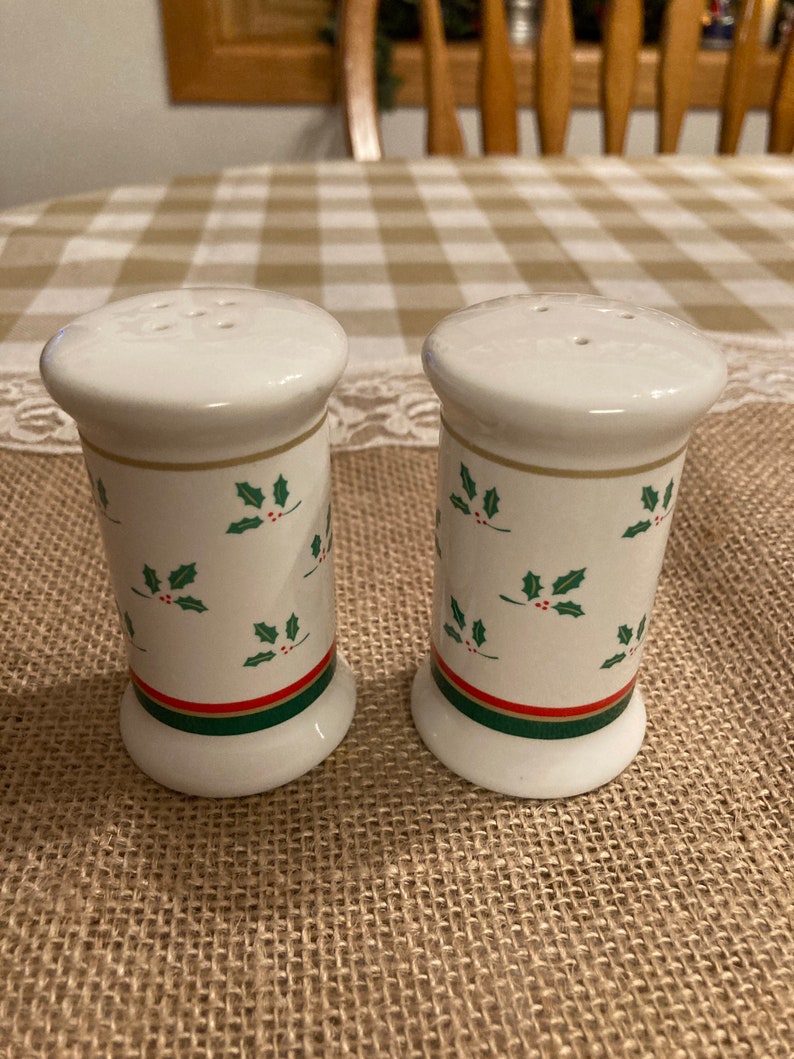 Vintage Hallmark 1989 salt and pepper shakers with holly Etsy