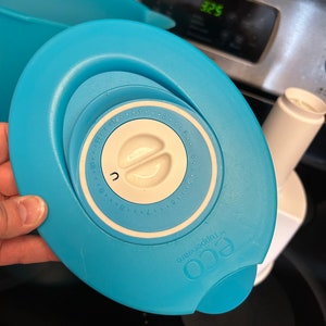 Tupperware Turquoise Blue Gallon Impressions ECO Water Filter Pitcher ...