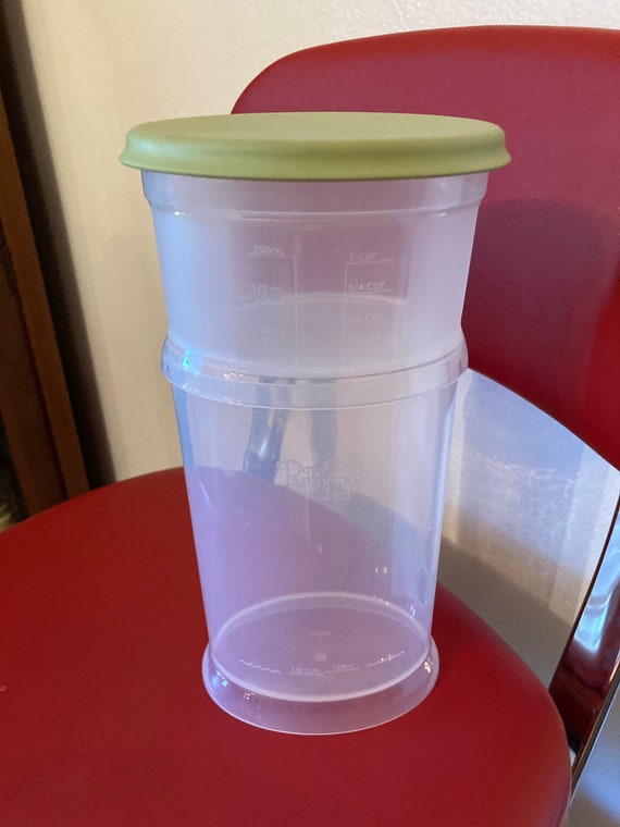 The Pampered Chef Measure and Store Clear Plastic Measure Cup and Container  With Green Lid, 3 Piece Measure and Store 