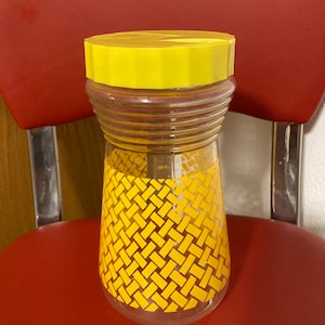 Vintage Juice Jar Carafe Glass Jug Yellow Woven Design 24 ounce Plastic Lid 70s