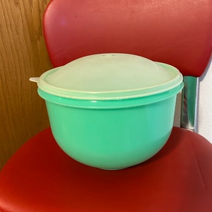Vintage Tupperware Lettuce Keeper Crisper Green #1424-5 With
