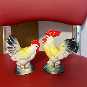 Vintage Rooster Chicken Ceramic Figures Farm Farmhouse Figurines Salt Pepper Shakers, Rooster Chicken Salt and Pepper Shakers