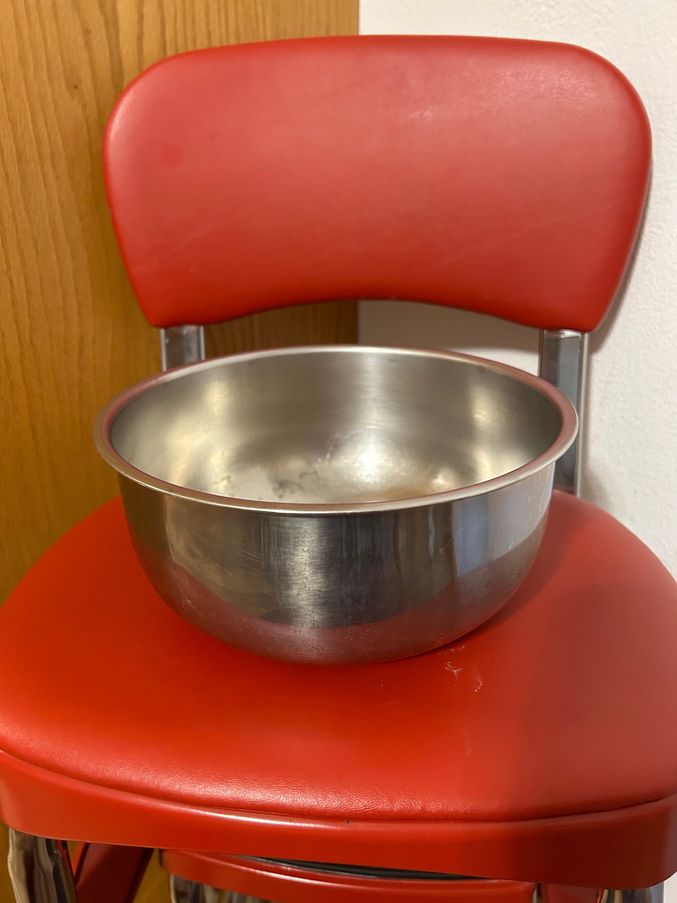 Vintage Holmes Stainless Steel 6 Quart Mixing Bowl With Thumb Ring