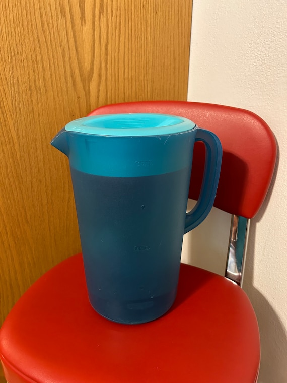 1 Gallon Rubbermaid Pitcher, Vintage Rubbermaid Pitcher Blue 