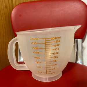 Vintage Tupperware 500 Mix-N-Store Measuring Pitcher with Orange Letters and Numbers