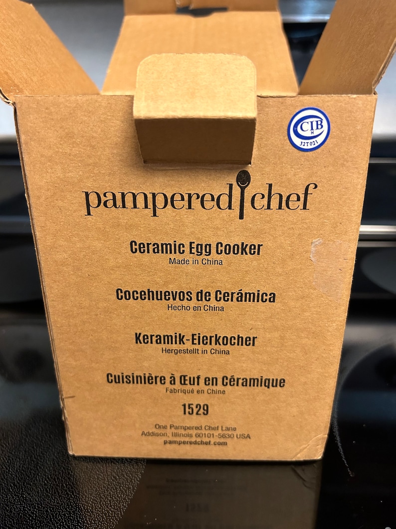Pampered Chef Ceramic Egg Cooker - Thumbnail 4
