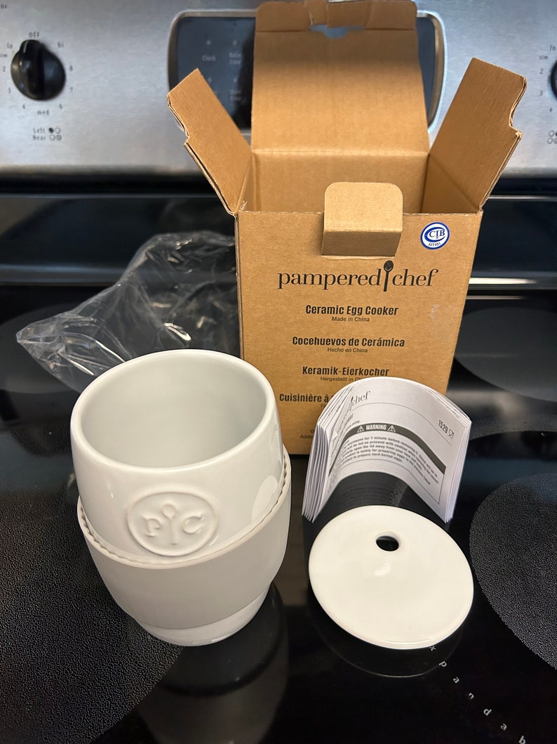 Pampered Chef Ceramic Egg Cooker - Thumbnail 3
