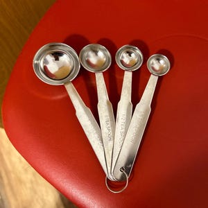 Stainless Steel Set of 4 Measuring Spoons on Ring 1 TBS 1Tsp 1/2 Tsp 1/4 Tsp, Measuring Spoon Set, Metal Measuring Spoons